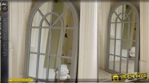 Miroir en forme de grande fenêtre arrondie patine gris antique