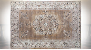 Tapis en coton et polyester finition vieillie aux motifs de fleurs ambiance orientale, 240cm