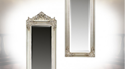 Grand miroir psyché avec encadrement en résine finition argent vieilli, ambiance romantico chic