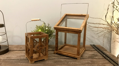 Ensemble de 2 lanternes en bois recyclé et verre, avec anses en métal