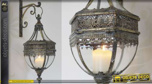 Lanterne de style ancien avec sa potence de suspension murale finition laiton doré