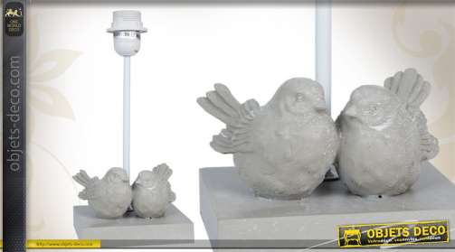 Pied de lampe réalisé en céramique, avec miniatures d’oiseaux.