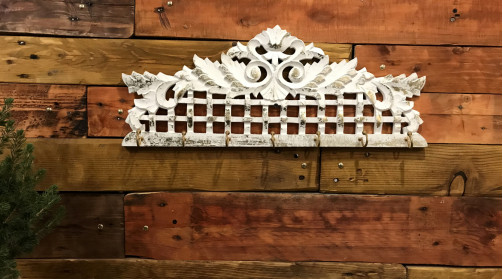 Porte manteaux en bois sculpté, ambiance baroque chic, blanc et or, 6 crochets