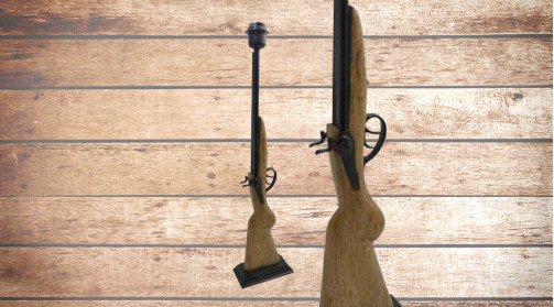 Pied de lampe en bois décoratif en forme de fusil de chasse, déco thématisée, bois métal